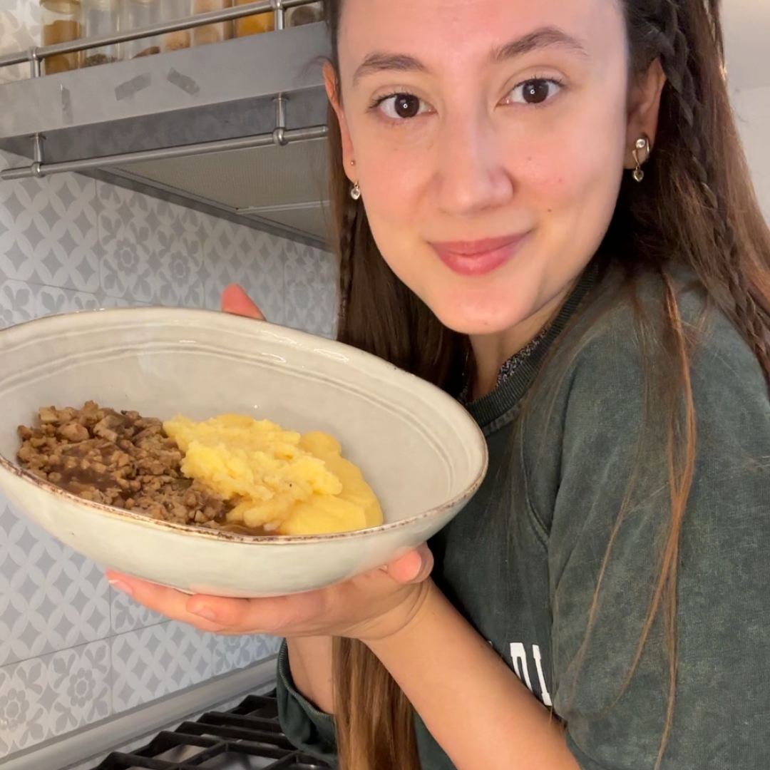 Polenta con ragù bianco ai funghi